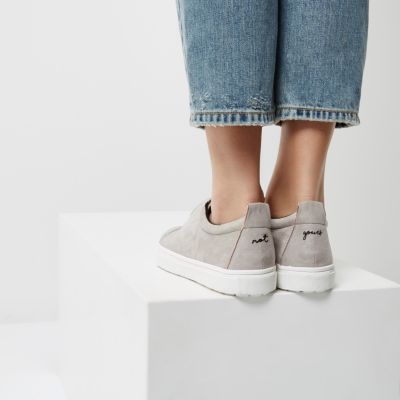 Grey slogan heel print plimsolls